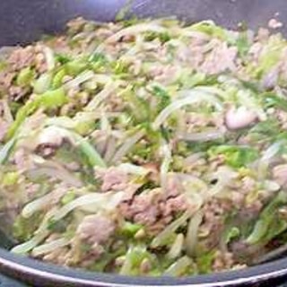 もやしたっぷり。挽き肉と野菜の和風あん炒め